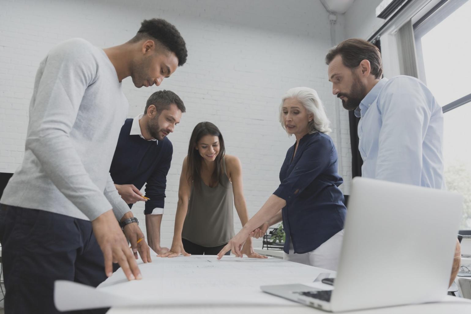 Professional communication in financial advisory context